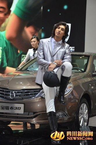 国产金发美女在线播放,在线播放盛宴来袭